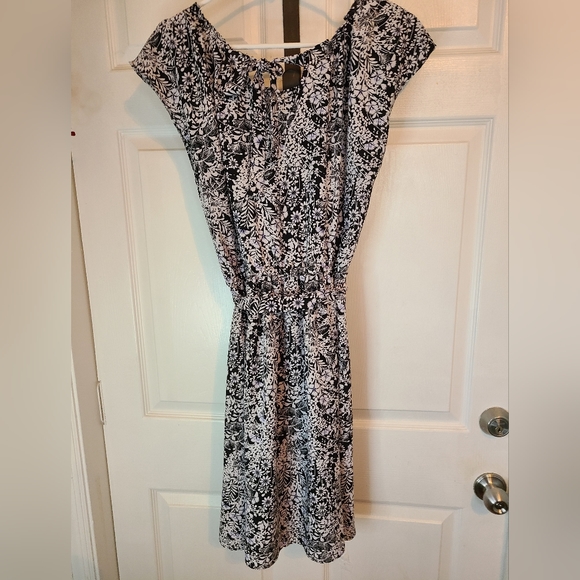 (344) Laura Conrad (LC) Woman's Cut Sleeve, back tie, Summer Dress / Belt,  (L) - Picture 11 of 16